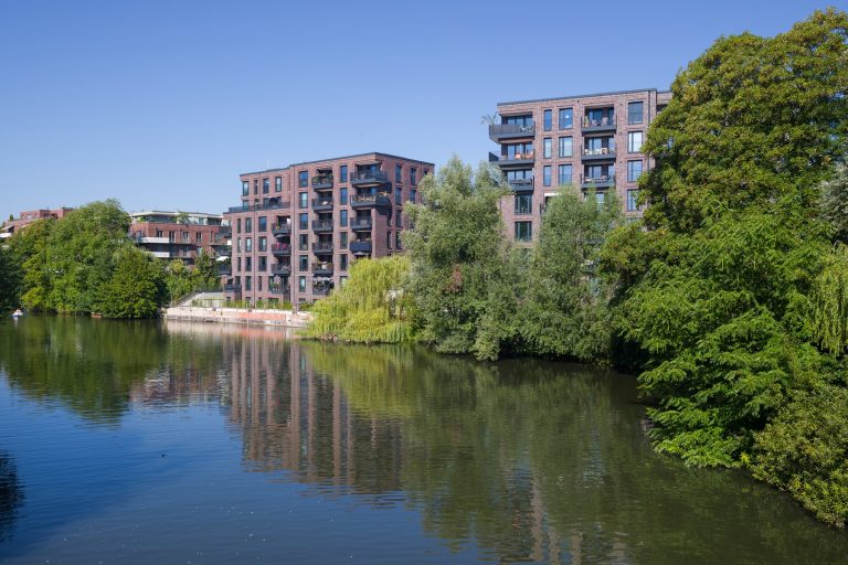 Wohnhäuser am Osterbekkanal Hamburg Barmbek