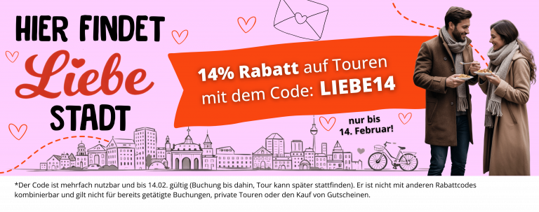Banner mit "14% Rabatt auf Touren mit dem Code: LIEBE14" und einem lächelnden Paar mit Kaffee in der Hand in einer Stadt.