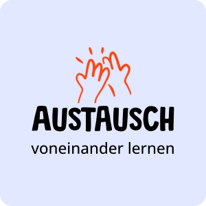 Zwei Hände reichen sich die Hände über den Worten "Austausch voneinander lernen" auf hellblauem Hintergrund.